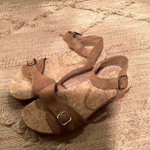 Ugg Mae WOMENS brown suede double buckle slingback flat sandals Sz. 7